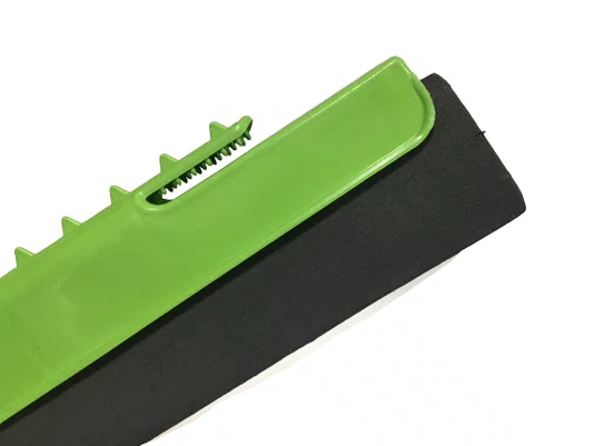 Rodo Plástico Com Cabo 60 CM