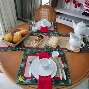 Mesa Posta De Natal Louça Branca E Bambu